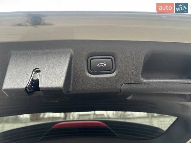 Серый Хендай Санта Фе, объемом двигателя 2.5 л и пробегом 62 тыс. км за 27900 $, фото 7 на Automoto.ua