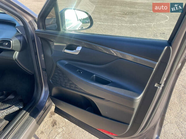 Серый Хендай Санта Фе, объемом двигателя 2.15 л и пробегом 169 тыс. км за 33950 $, фото 26 на Automoto.ua