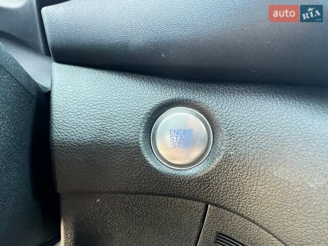 Серый Хендай Санта Фе, объемом двигателя 1.6 л и пробегом 29 тыс. км за 37999 $, фото 23 на Automoto.ua