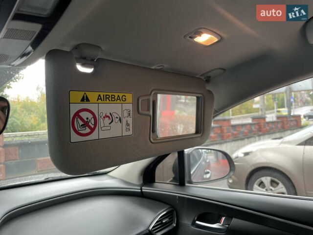 Серый Хендай Санта Фе, объемом двигателя 2.15 л и пробегом 169 тыс. км за 32550 $, фото 56 на Automoto.ua