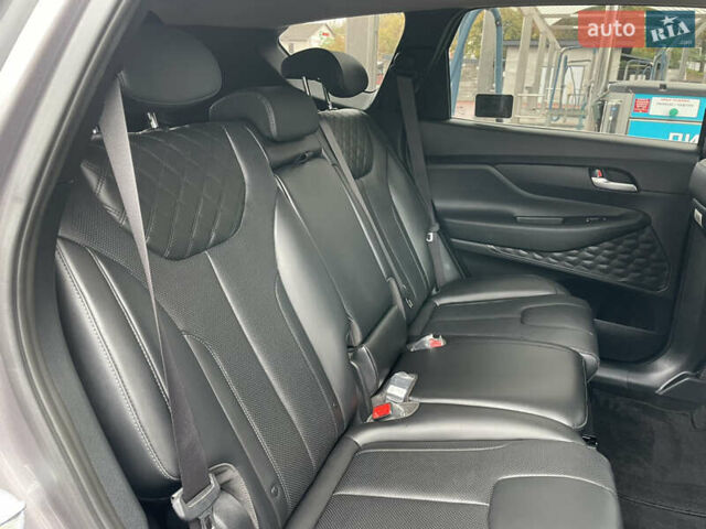 Серый Хендай Санта Фе, объемом двигателя 2.15 л и пробегом 169 тыс. км за 32550 $, фото 32 на Automoto.ua