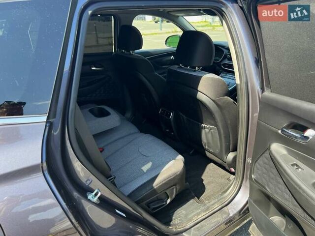 Серый Хендай Санта Фе, объемом двигателя 1.6 л и пробегом 29 тыс. км за 37999 $, фото 31 на Automoto.ua