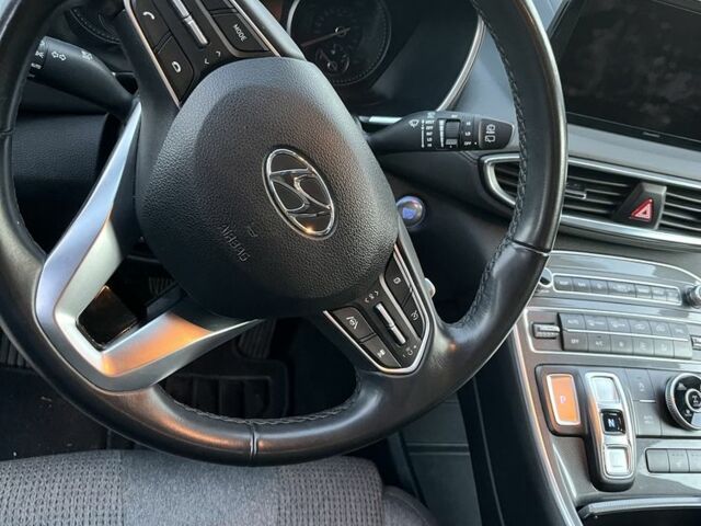 Серый Хендай Санта Фе, объемом двигателя 0 л и пробегом 84 тыс. км за 28300 $, фото 2 на Automoto.ua