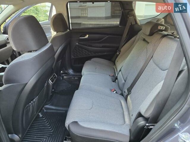 Серый Хендай Санта Фе, объемом двигателя 1.6 л и пробегом 45 тыс. км за 32900 $, фото 12 на Automoto.ua