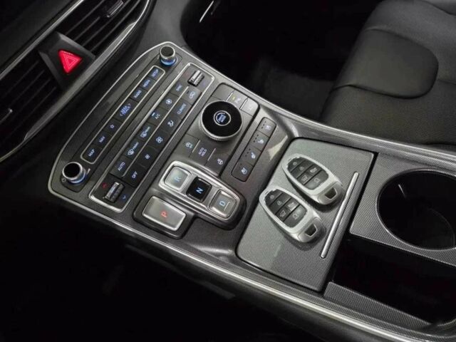 Серый Хендай Санта Фе, объемом двигателя 2.2 л и пробегом 13 тыс. км за 18380 $, фото 7 на Automoto.ua