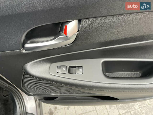 Серый Хендай Санта Фе, объемом двигателя 2.15 л и пробегом 169 тыс. км за 32550 $, фото 30 на Automoto.ua