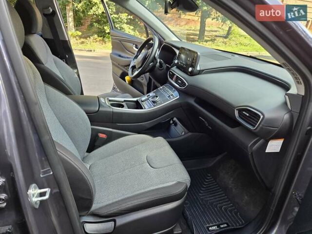 Серый Хендай Санта Фе, объемом двигателя 1.6 л и пробегом 45 тыс. км за 32900 $, фото 11 на Automoto.ua