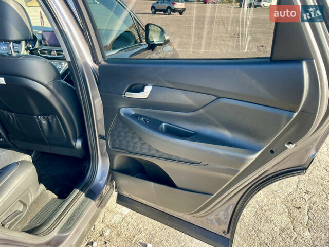 Серый Хендай Санта Фе, объемом двигателя 2.15 л и пробегом 169 тыс. км за 33950 $, фото 22 на Automoto.ua