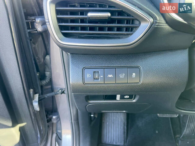 Серый Хендай Санта Фе, объемом двигателя 2.15 л и пробегом 169 тыс. км за 33950 $, фото 32 на Automoto.ua