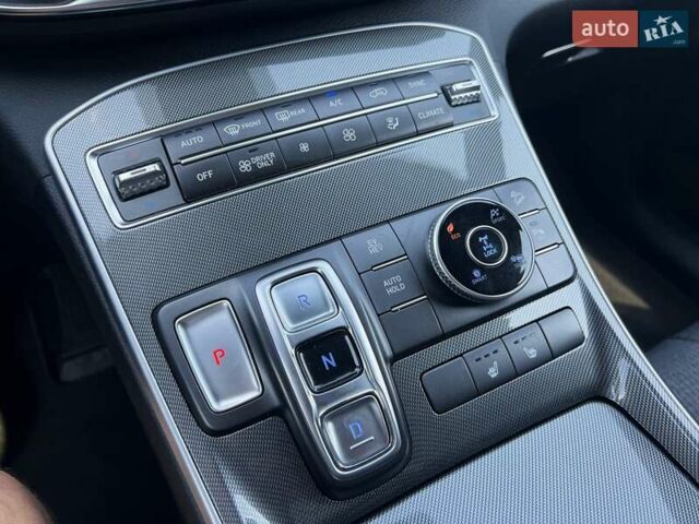 Серый Хендай Санта Фе, объемом двигателя 1.6 л и пробегом 29 тыс. км за 37999 $, фото 17 на Automoto.ua