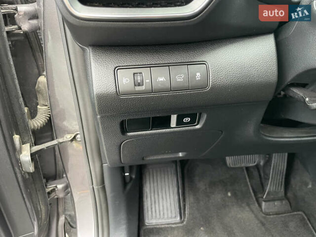 Серый Хендай Санта Фе, объемом двигателя 2.15 л и пробегом 169 тыс. км за 32550 $, фото 42 на Automoto.ua