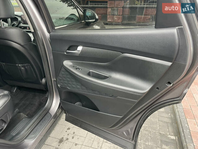 Серый Хендай Санта Фе, объемом двигателя 2.15 л и пробегом 169 тыс. км за 32550 $, фото 29 на Automoto.ua