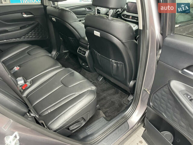 Серый Хендай Санта Фе, объемом двигателя 2.15 л и пробегом 169 тыс. км за 32550 $, фото 31 на Automoto.ua