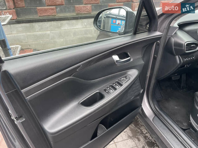 Серый Хендай Санта Фе, объемом двигателя 2.15 л и пробегом 169 тыс. км за 32550 $, фото 39 на Automoto.ua