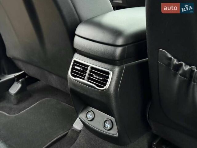 Серый Хендай Санта Фе, объемом двигателя 2.5 л и пробегом 68 тыс. км за 27800 $, фото 25 на Automoto.ua