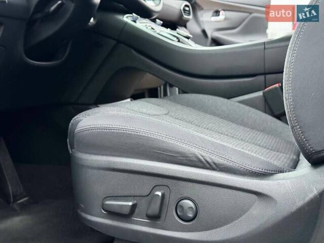 Серый Хендай Санта Фе, объемом двигателя 2.5 л и пробегом 68 тыс. км за 27800 $, фото 20 на Automoto.ua