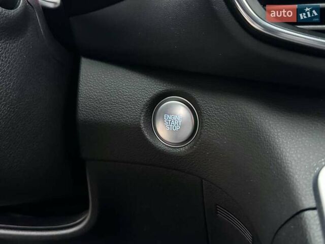 Серый Хендай Санта Фе, объемом двигателя 2.5 л и пробегом 68 тыс. км за 27800 $, фото 36 на Automoto.ua