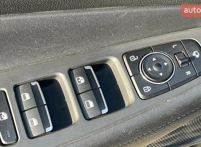 Серый Хендай Санта Фе, объемом двигателя 2.5 л и пробегом 30 тыс. км за 25000 $, фото 10 на Automoto.ua