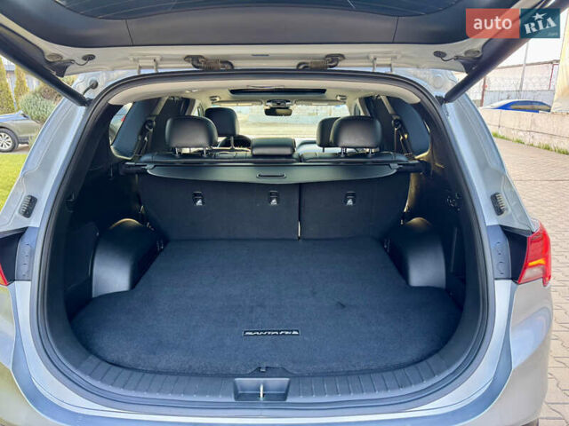 Серый Хендай Санта Фе, объемом двигателя 1.6 л и пробегом 51 тыс. км за 37900 $, фото 23 на Automoto.ua