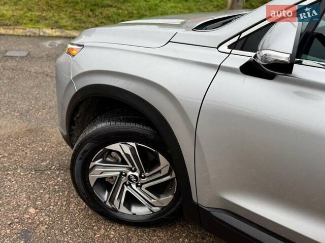 Серый Хендай Санта Фе, объемом двигателя 2.5 л и пробегом 68 тыс. км за 27800 $, фото 9 на Automoto.ua