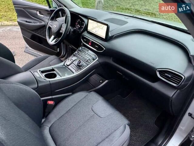 Серый Хендай Санта Фе, объемом двигателя 2.5 л и пробегом 68 тыс. км за 27800 $, фото 22 на Automoto.ua