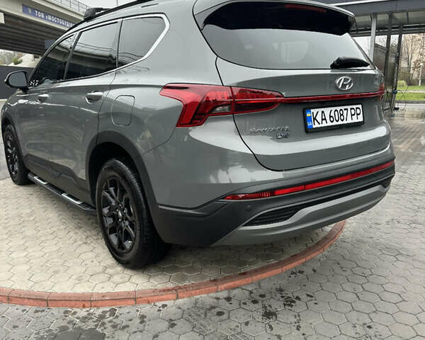 Серый Хендай Санта Фе, объемом двигателя 2.5 л и пробегом 15 тыс. км за 33999 $, фото 5 на Automoto.ua