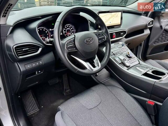 Серый Хендай Санта Фе, объемом двигателя 2.5 л и пробегом 68 тыс. км за 27800 $, фото 18 на Automoto.ua