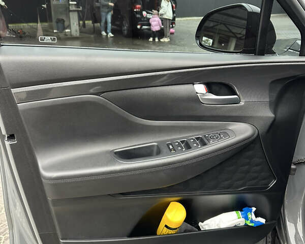 Серый Хендай Санта Фе, объемом двигателя 2.5 л и пробегом 15 тыс. км за 33999 $, фото 18 на Automoto.ua