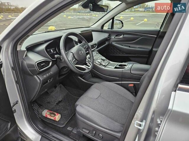 Серый Хендай Санта Фе, объемом двигателя 2.5 л и пробегом 68 тыс. км за 27800 $, фото 4 на Automoto.ua