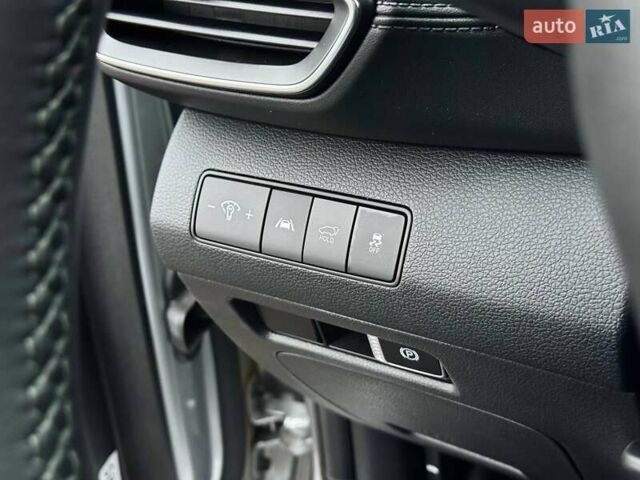 Серый Хендай Санта Фе, объемом двигателя 2.5 л и пробегом 68 тыс. км за 27800 $, фото 37 на Automoto.ua