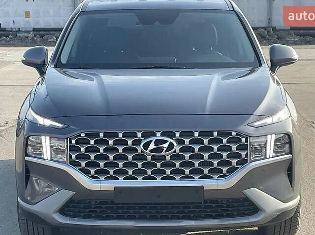 Серый Хендай Санта Фе, объемом двигателя 2.5 л и пробегом 30 тыс. км за 25000 $, фото 1 на Automoto.ua