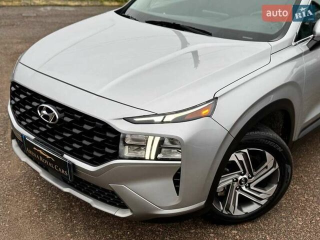 Серый Хендай Санта Фе, объемом двигателя 2.5 л и пробегом 68 тыс. км за 27800 $, фото 5 на Automoto.ua