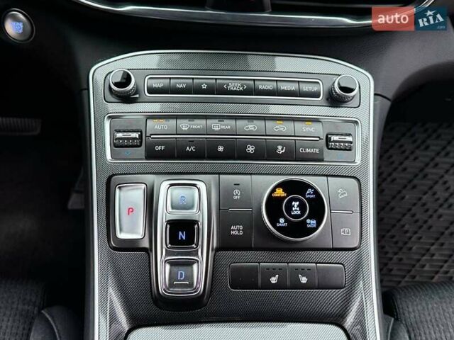 Серый Хендай Санта Фе, объемом двигателя 2.5 л и пробегом 68 тыс. км за 27800 $, фото 31 на Automoto.ua