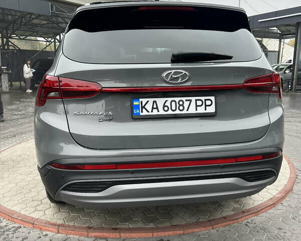Серый Хендай Санта Фе, объемом двигателя 2.5 л и пробегом 15 тыс. км за 33999 $, фото 6 на Automoto.ua