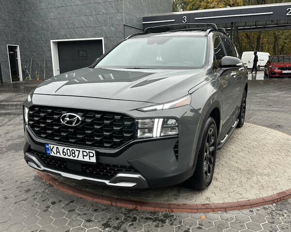 Серый Хендай Санта Фе, объемом двигателя 2.5 л и пробегом 15 тыс. км за 33999 $, фото 2 на Automoto.ua