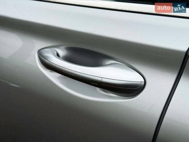 Серый Хендай Санта Фе, объемом двигателя 2.5 л и пробегом 68 тыс. км за 27800 $, фото 17 на Automoto.ua