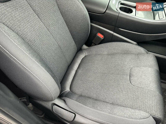 Серый Хендай Санта Фе, объемом двигателя 2.5 л и пробегом 17 тыс. км за 31500 $, фото 26 на Automoto.ua