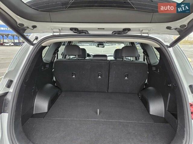 Серый Хендай Санта Фе, объемом двигателя 2.5 л и пробегом 68 тыс. км за 27800 $, фото 10 на Automoto.ua