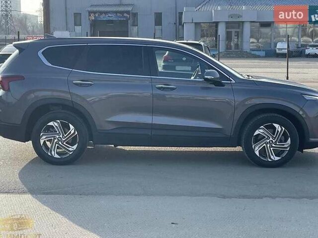 Серый Хендай Санта Фе, объемом двигателя 2.5 л и пробегом 30 тыс. км за 25000 $, фото 3 на Automoto.ua