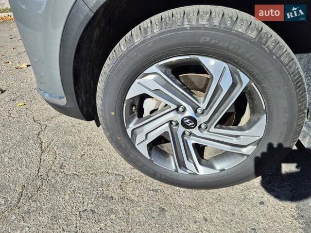 Серый Хендай Санта Фе, объемом двигателя 2.5 л и пробегом 18 тыс. км за 36500 $, фото 16 на Automoto.ua