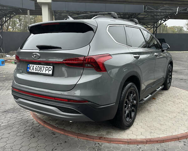 Серый Хендай Санта Фе, объемом двигателя 2.5 л и пробегом 15 тыс. км за 33999 $, фото 7 на Automoto.ua