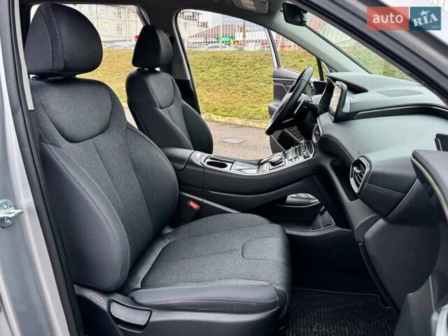 Серый Хендай Санта Фе, объемом двигателя 2.5 л и пробегом 68 тыс. км за 27800 $, фото 23 на Automoto.ua