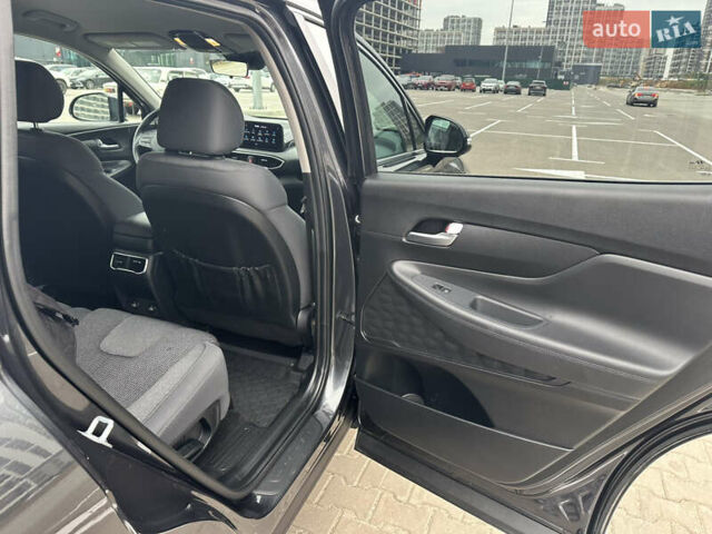 Серый Хендай Санта Фе, объемом двигателя 2.5 л и пробегом 17 тыс. км за 31500 $, фото 41 на Automoto.ua