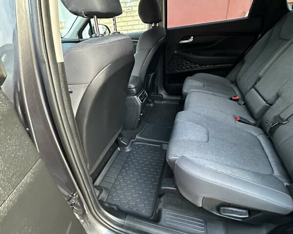 Серый Хендай Санта Фе, объемом двигателя 2.5 л и пробегом 17 тыс. км за 31500 $, фото 35 на Automoto.ua