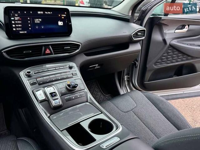 Серый Хендай Санта Фе, объемом двигателя 2.5 л и пробегом 68 тыс. км за 27800 $, фото 29 на Automoto.ua