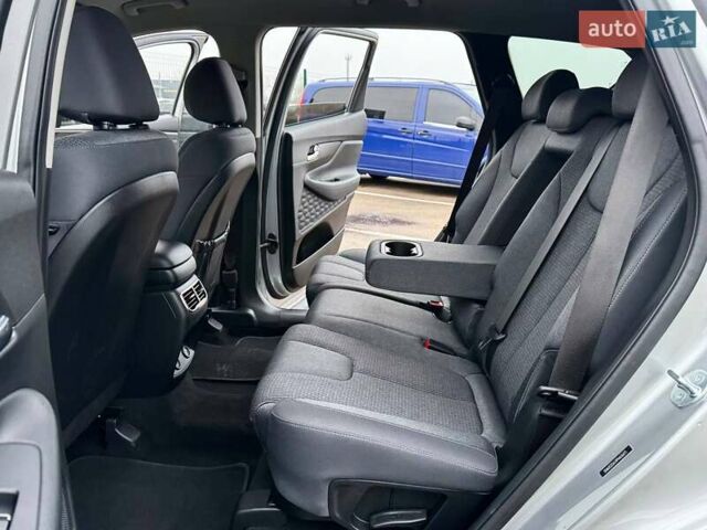 Серый Хендай Санта Фе, объемом двигателя 2.5 л и пробегом 68 тыс. км за 27800 $, фото 21 на Automoto.ua