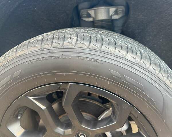 Серый Хендай Санта Фе, объемом двигателя 2.5 л и пробегом 18 тыс. км за 32400 $, фото 4 на Automoto.ua