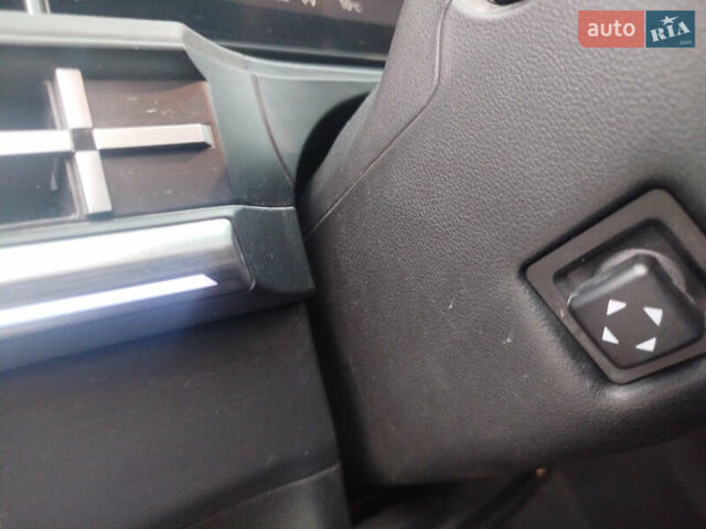 Серый Хендай Санта Фе, объемом двигателя 2.5 л и пробегом 8 тыс. км за 36500 $, фото 16 на Automoto.ua