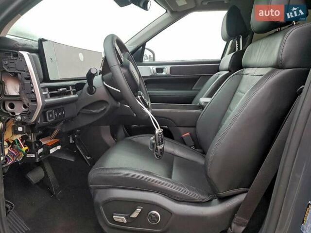 Серый Хендай Санта Фе, объемом двигателя 2.5 л и пробегом 24 тыс. км за 14000 $, фото 6 на Automoto.ua