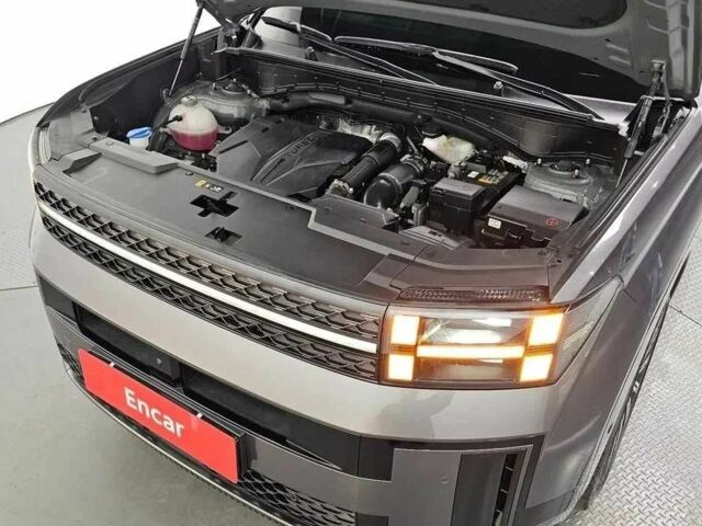 Серый Хендай Санта Фе, объемом двигателя 2.5 л и пробегом 21 тыс. км за 32000 $, фото 4 на Automoto.ua